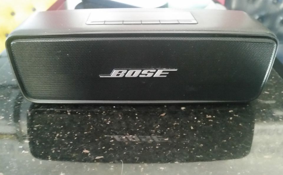 Bose Soundlink Mini II Lautsprecher. Fake oder Echt? Keine Ahnung in Großhansdorf