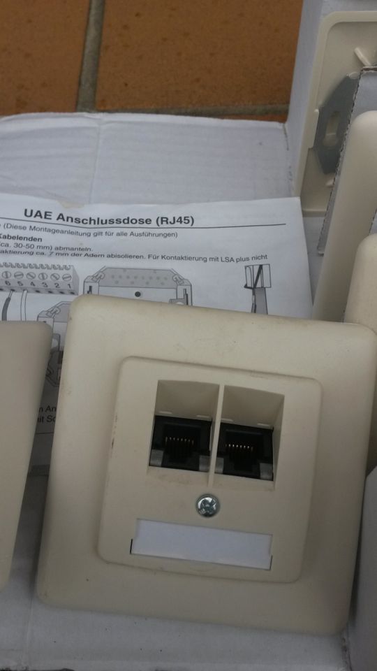 Telefondose, UAE Netzwerk, sämtliche , von Komos Telefondose, UAE in Oldenburg in Holstein
