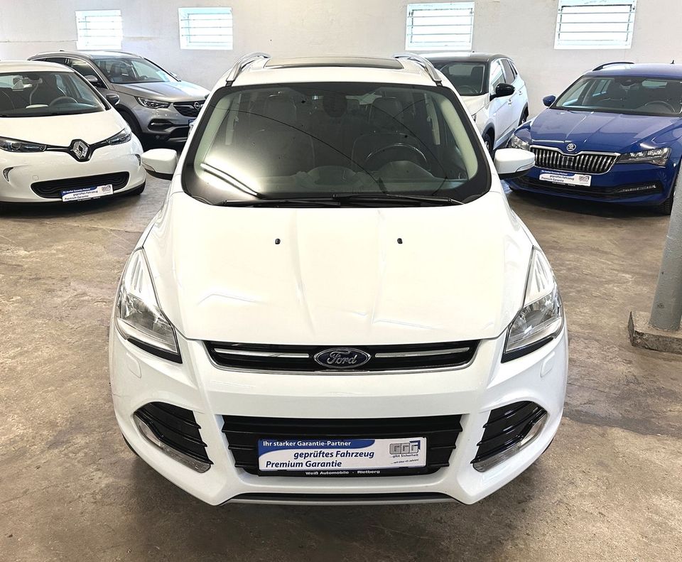 Ford Kuga Titanium 4x4, Panorama, wenig KM,1.Hand in Rietberg