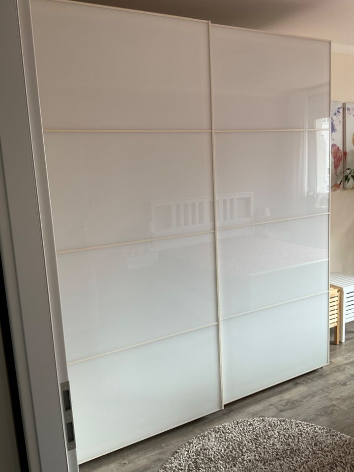 8 Färvik Türpaneele für Pax Schrank von Ikea, weiß Glas in Berlin