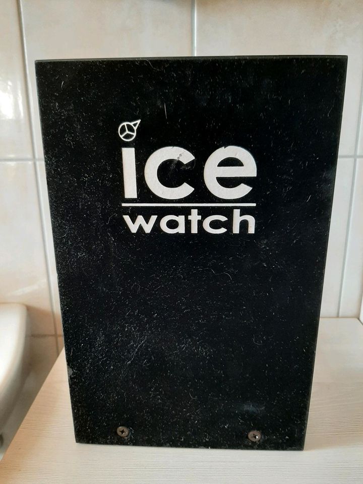 ICE Watch Reklame/Uhren-Schmuckhalter in Cottbus