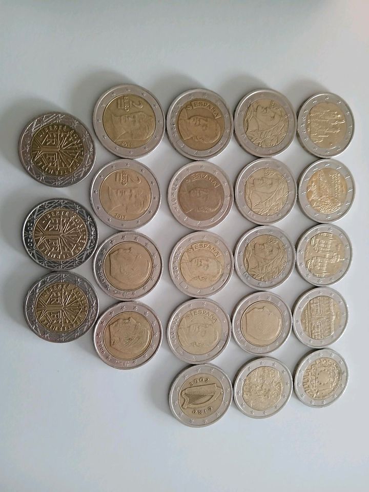 22 verschiedene 2 euro münzen in Dörverden