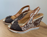GUESS damenschuhe sandalen sommerschuhe 37 Niedersachsen - Stuhr Vorschau