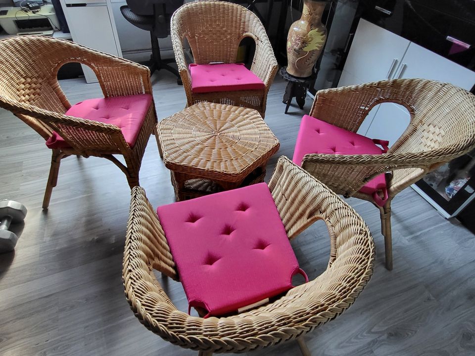 Bambus Tisch + 4 Stühle in Duisburg