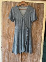 Pull & Bear Blümchen-Kleid gr. L Hamburg-Nord - Hamburg Hohenfelde Vorschau