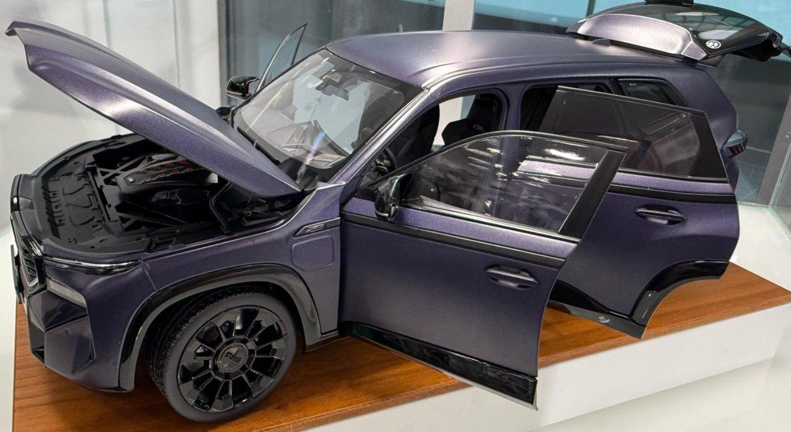 BMW ミニチュアカー BMW XM さす KITH (G09) (サイズ:1/18 