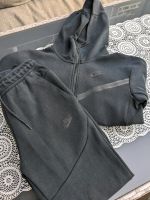 Nike Tech Anzug XS schwarz Niedersachsen - Schöningen Vorschau
