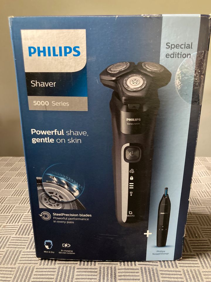 Philips Shaver rasierer 5000 Special Edition S5588/26 NEU in Ratingen