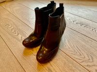 PRADA Neuwertige Stiefeletten in Größe 38,5 Nordrhein-Westfalen - Leverkusen Vorschau