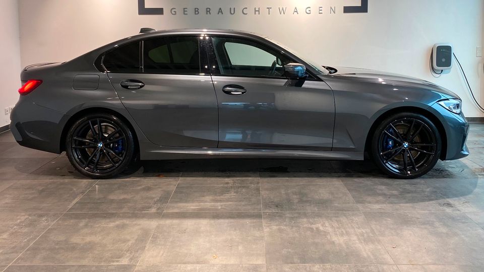 BMW 330D XDrive / M-Paket / 265PS / Laser / Lichtsens. / HeadUp in Burghaun