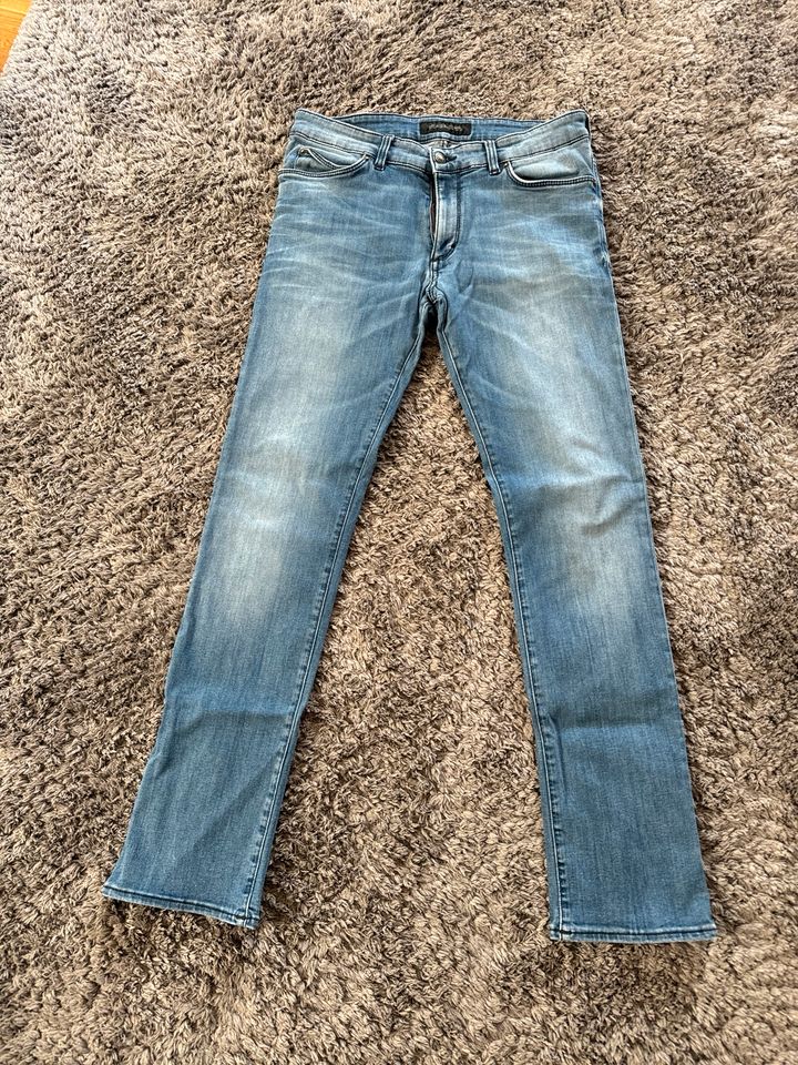 Drykorn Jeans blau 33/32 top in Limburg