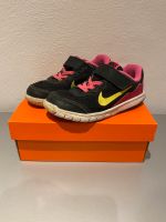 Nike Sportschuhe / Turnschuhe / Sneaker Gr. 28 Niedersachsen - Rosdorf Vorschau