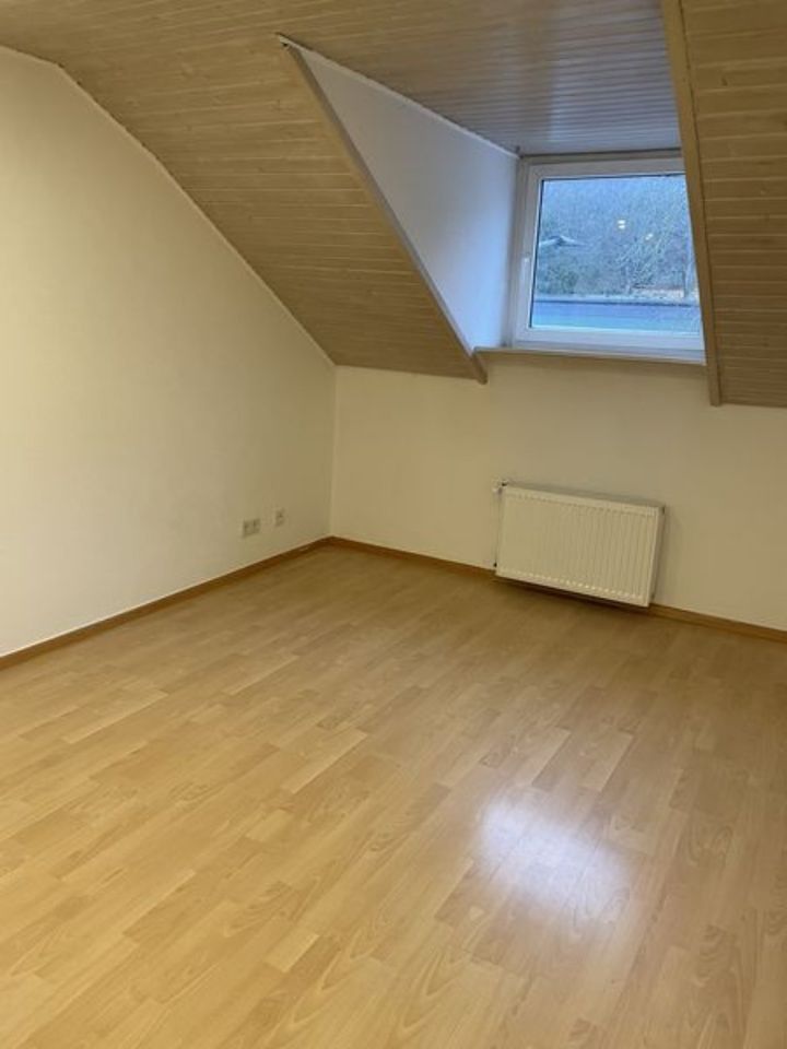 2 Zimmer Wohnung Küche Bad Flur, in Trier Kürenz, Dachgeschoss in Trier