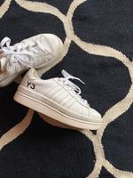 Y-3 Adidas Sneaker weiß 38 1/3 Yohji Yamamoto Hessen - Hadamar Vorschau