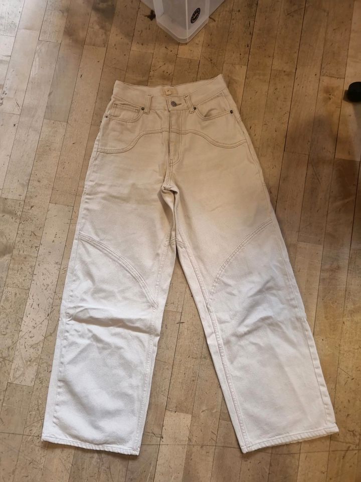 H & M Jeans 36 high waist wide leg in Pentenried