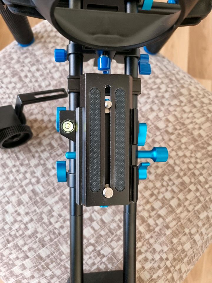 Neewer Schulter Rig Kit für DSLR Kamera(nur Abholung) in Eisleben