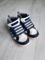 Adidas Sneaker Turnschuhe gr. 27 jungen in blau weiß Sachsen-Anhalt - Weißenfels Vorschau