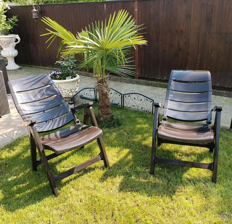 2 Curver Liegen Liegestühle Sonnenliegen Gartenstühle Relaxstühle in Hürth