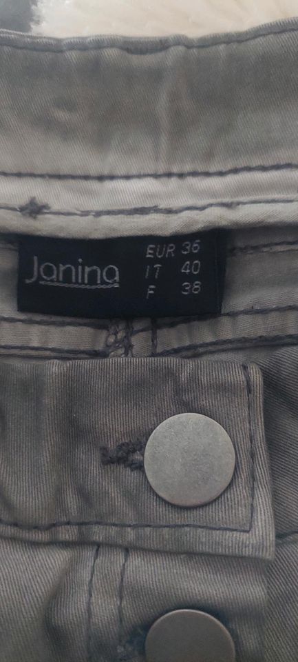 Janina Jeans 36 Biker grau used Look Knöpfe Röhre in Karlsruhe