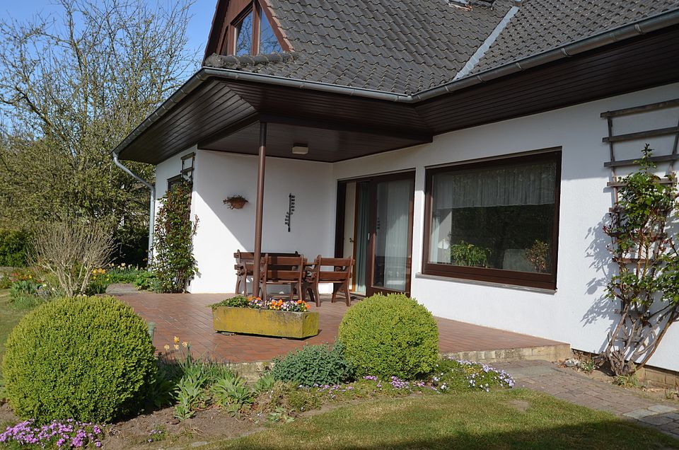 Winkelbungalow mit idyllischer Sonnenterrasse - nur 6 km vor Eckernförde in Osterby 