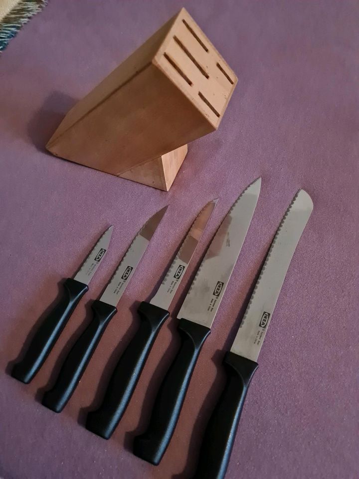 Messerklotz mit Messer in Eisenhüttenstadt