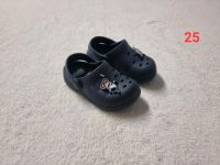 Junge 25 clogs Badeschuhe Wasserschuhe Hausschuhe blau baby shark Nordrhein-Westfalen - Paderborn Vorschau