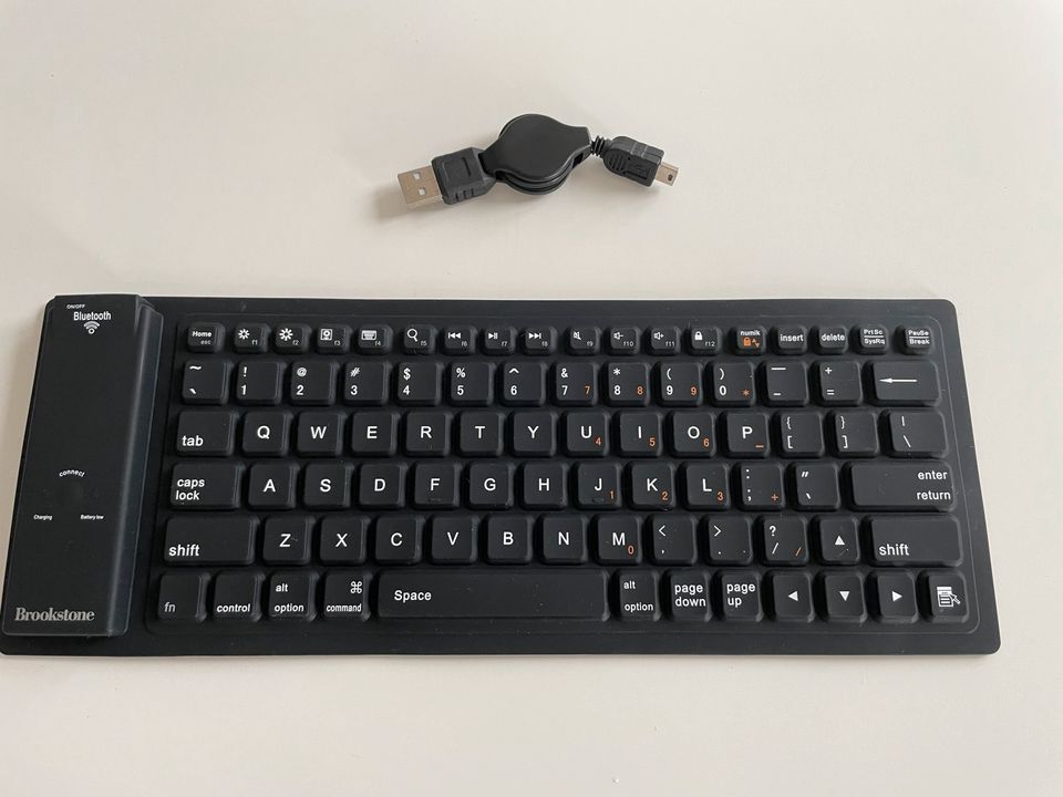 Aufladbare, Aufrollbare Bluetooth Tastatur in Heilbronn