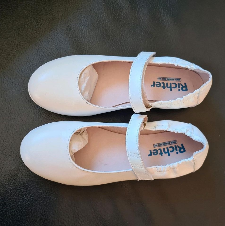 Leder Spangenballerinas Gr. 36 weiß Richter in Marl