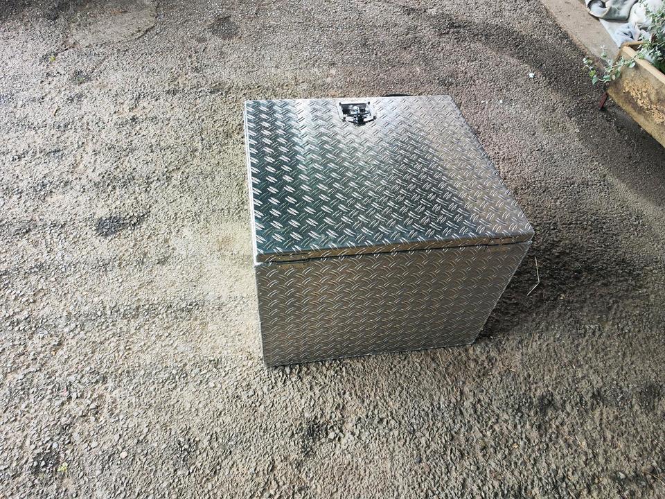 Alu Case Box Koffer Camping Transport Werkzeug Camper Wohnmobil in Offenau
