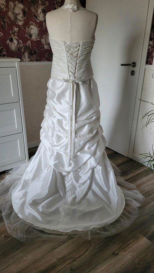 Brautkleid, Hochzeitskleid, Fotoshooting in Schüttorf