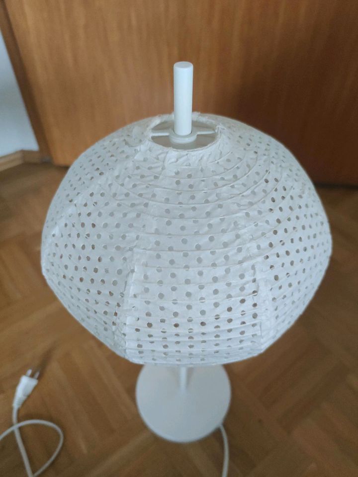 Lampe Nachttischlampe weiß Ballon Lampe Ikea Soller weiß Licht in München