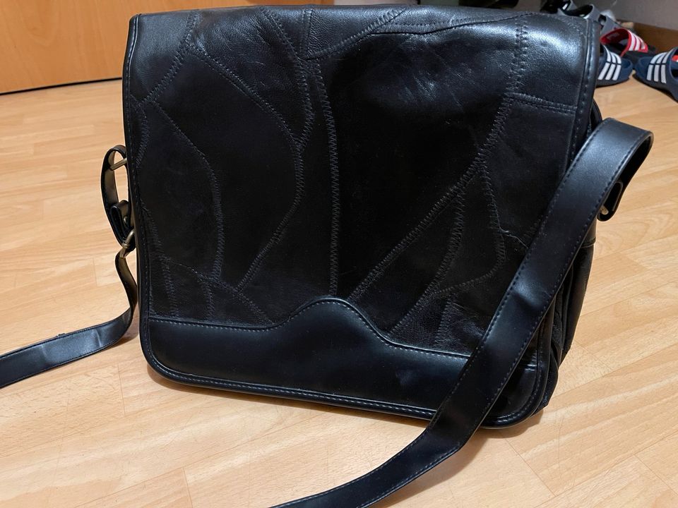 TOP Ledertasche Handtasche Leder viele Fächer in Halle