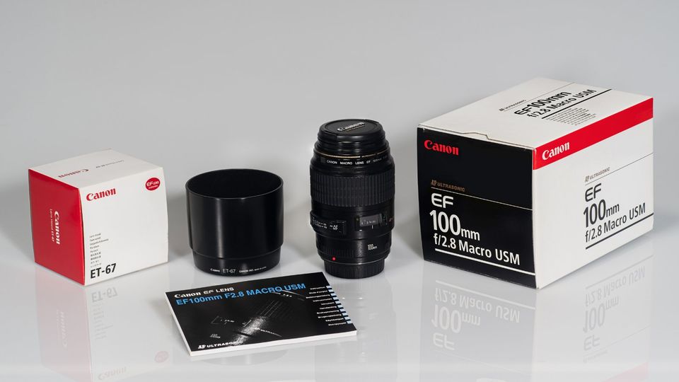 Canon Makro-Objektiv EF 100mm f/2,8 USM  NEUWERTIG! mit OVP in Wülfrath