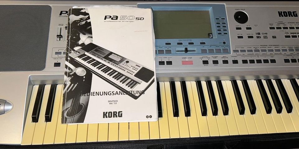 Keyboard Korg PA50sd in Düsseldorf