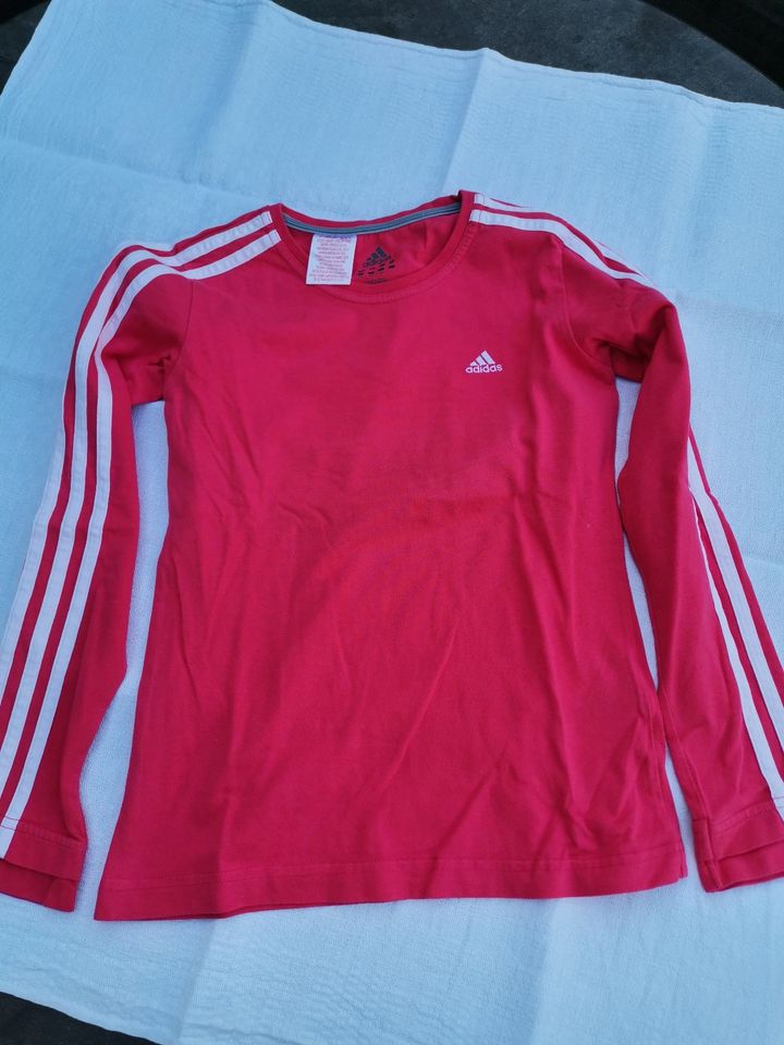 Hellrotes Adidas Sport-T-Shirt für Mädchen Langarm Gr. 152 in Sinsheim