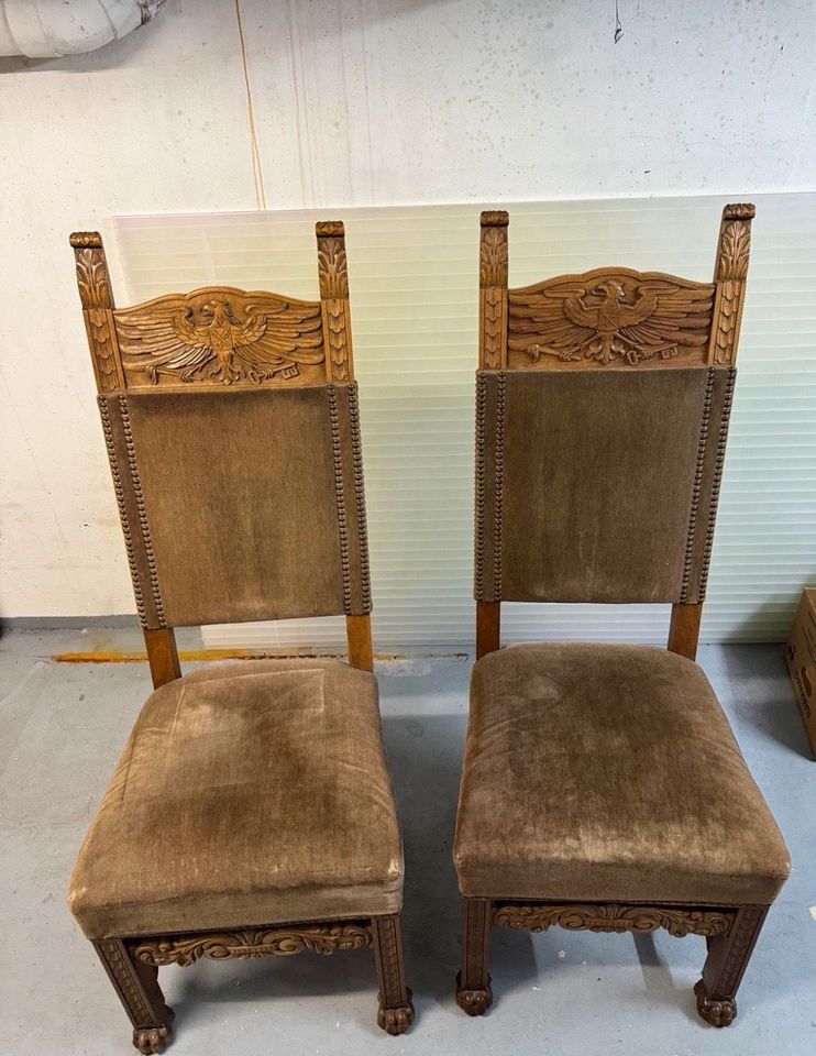 Stühle, Antik mit Schnitzereien in München