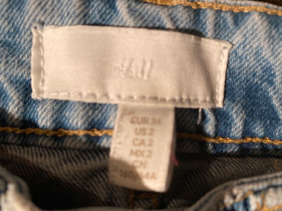 H&M Jeans hell Bundweite 29 cm Gr. 32/ 34 deutsch in Burghausen