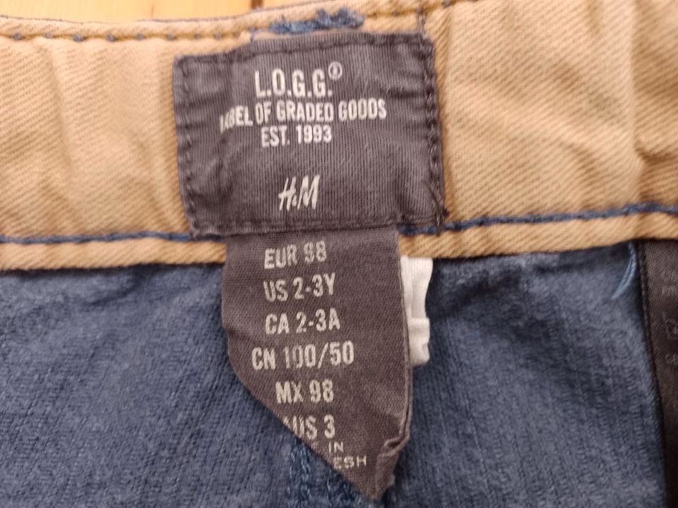 Cordhose von H&M in Gr. 98 für 1,50€ in Clausthal-Zellerfeld