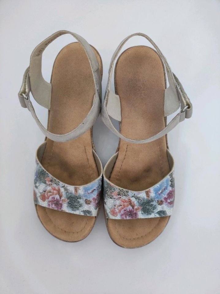 Damen Rieker Schuhe Sandalen mit Absatz 40 neuwertig in Lemwerder