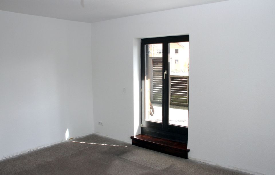 3-Zimmer-Wohnung mit Balkon, Dachterasse, Einbauküche in Zwickau in Zwickau