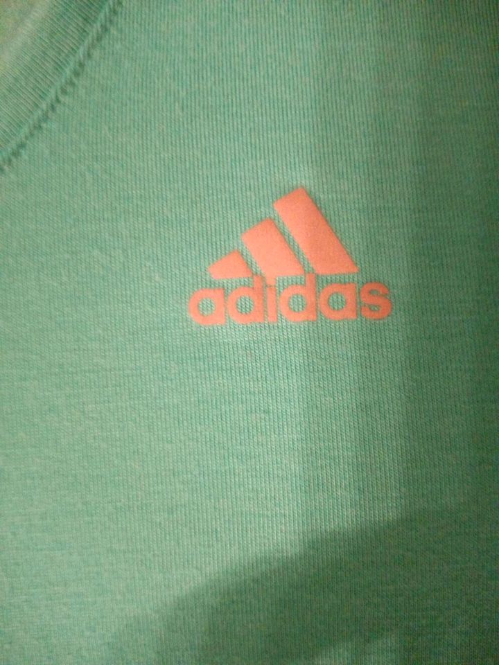 Schönes adidas Shirt türkis in Marpingen