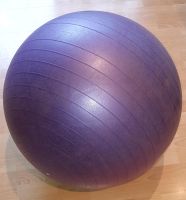 60cm Gymnastikball Pezziball Sitzball Fitnessball Sportball Mitte - Wedding Vorschau