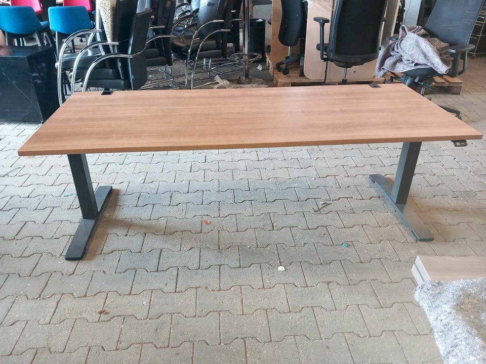 E-Höhenverstellbare Schreibtisch OKA L 200 x T80 x H65-130 cm in Viersen