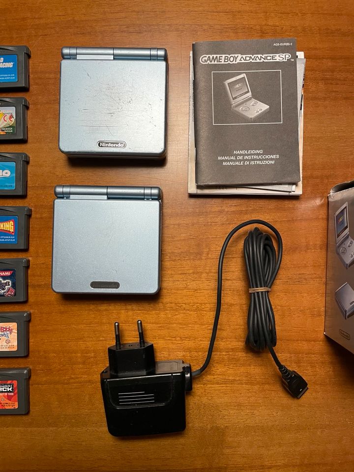 2 Stk. Nintendo Game Boy Advance SP inkl. Spiele + Batterien in Wiesbaden