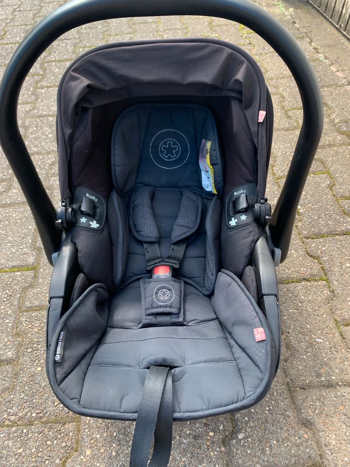 Autositz kiddy Evoluna i-size mit isofix base in Duisburg