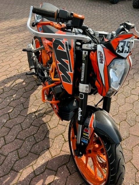 KTM 390 Duke Bastlerfahrzeug in Binningen