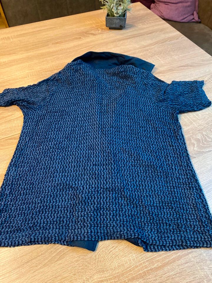 Damen Weste Kurzarm blau Größe 40 Jacke Strickqualität in Schöllnach