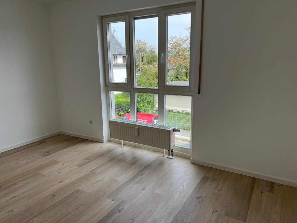 *BIRI* - Moderne 2-Raum-Wohnung mit Einbauküche in zentrumsnaher Lage in Plauen