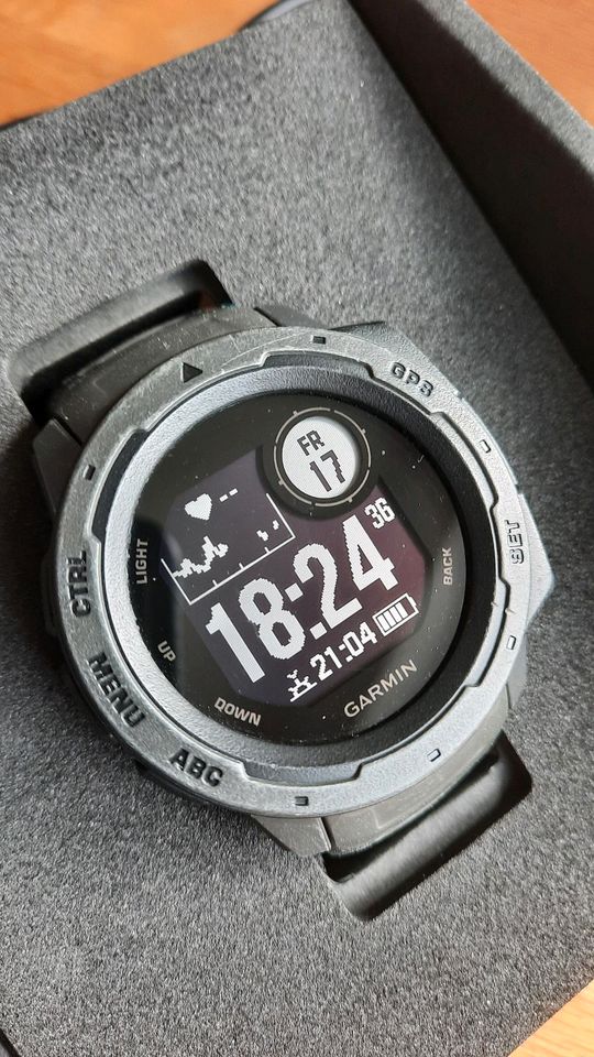 Garmin Instinct Outdoor-Smartwatch in Wanfried