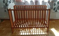 Kinderbett Babybett Beistellbett Bett aus Holz mit Elefantenmotiv Hannover - Misburg-Anderten Vorschau